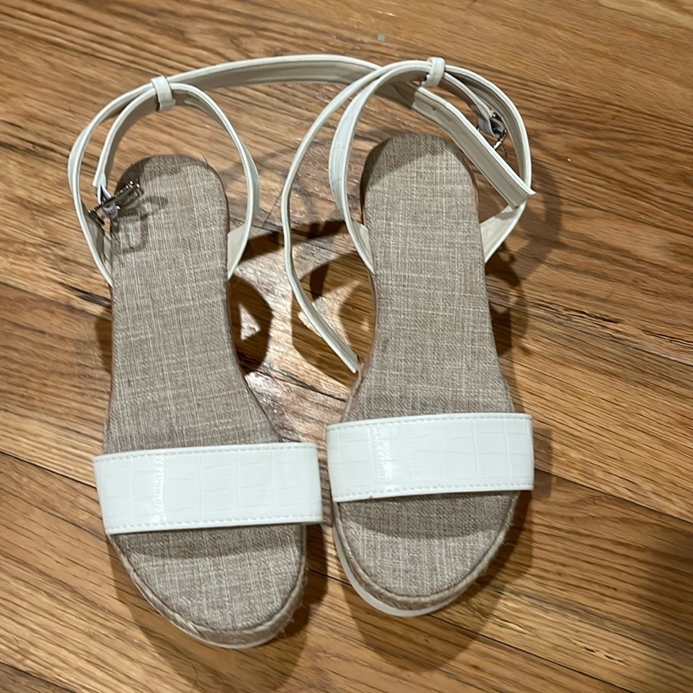 EUC - Size 36 (4) Wedges